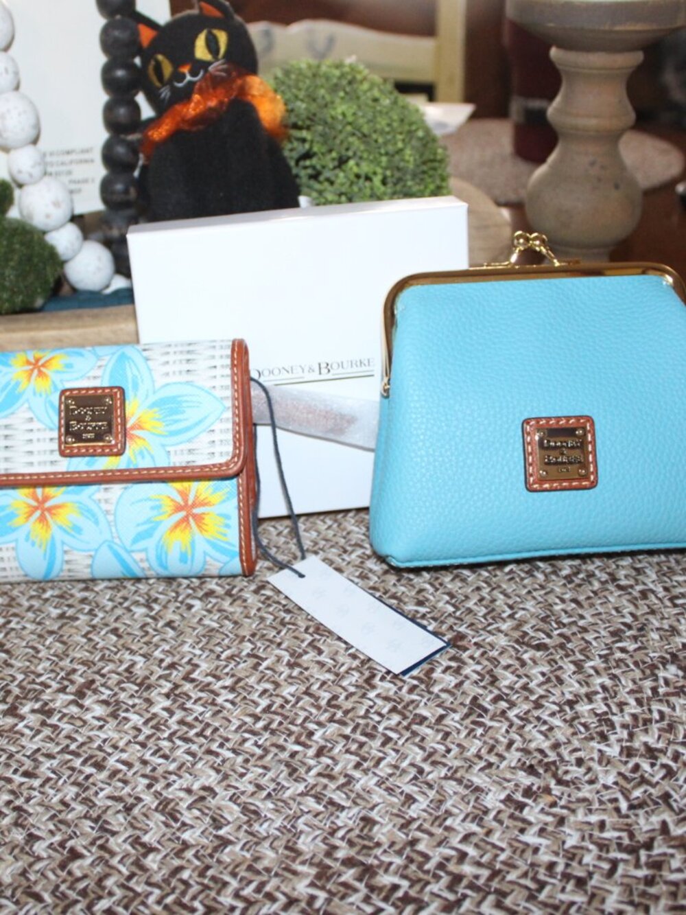NWT Dooney & Bourke Plumeria Brenna Purse, coin purse & wallet set. STUNNING! - Picture 10 of 15